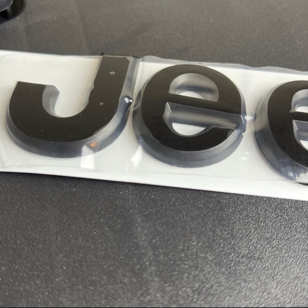 JEEP Emblem Logo Sticker 3D Brand New Set of 2 - Picture 4 of 4